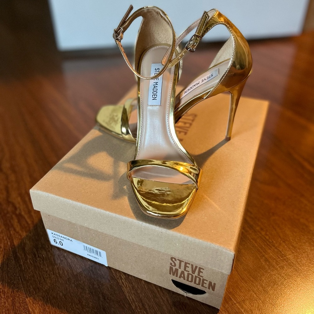 Kassandra Gold (Strappy Heels)